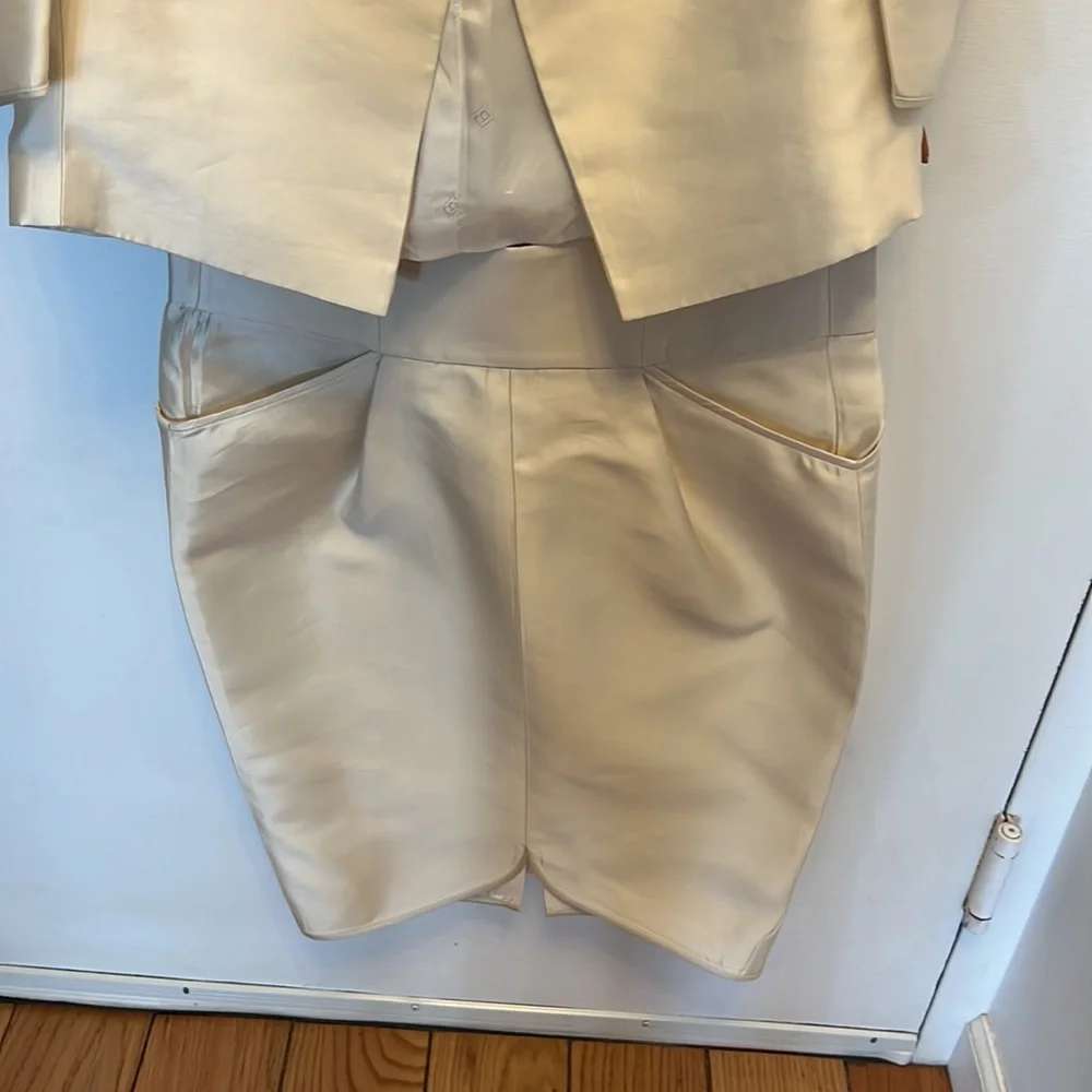Cream Set - Picture 3 of 10